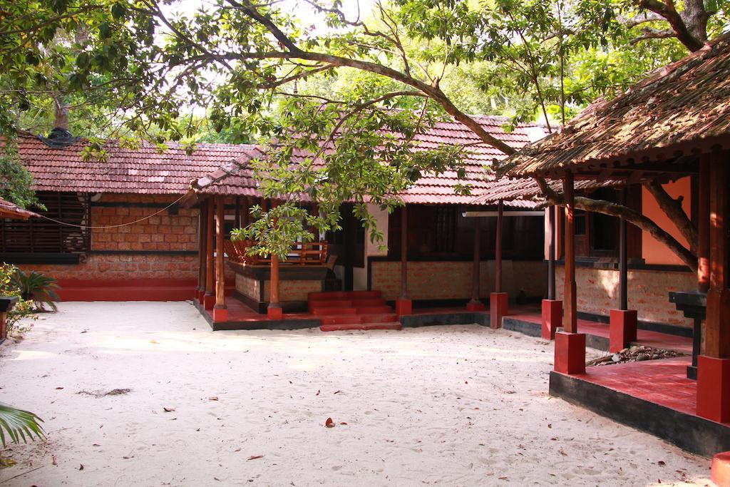 Arakkal Heritage Mararikulam Exterior foto