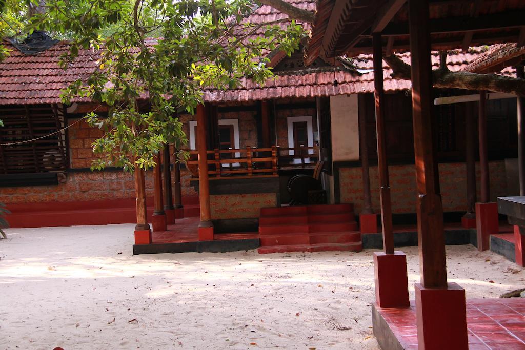 Arakkal Heritage Mararikulam Exterior foto